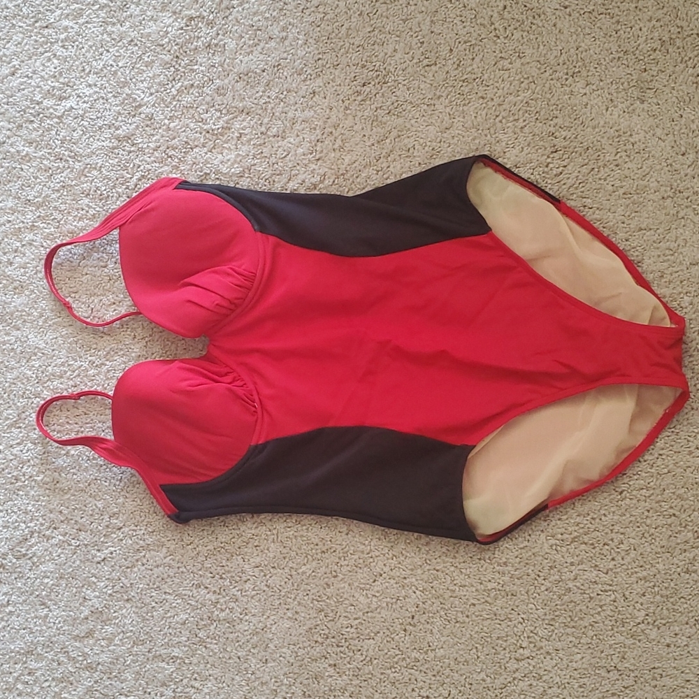 Shape FX Women's Red/Black One Piece Swimsuit Size 14